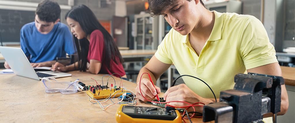 electronics-student